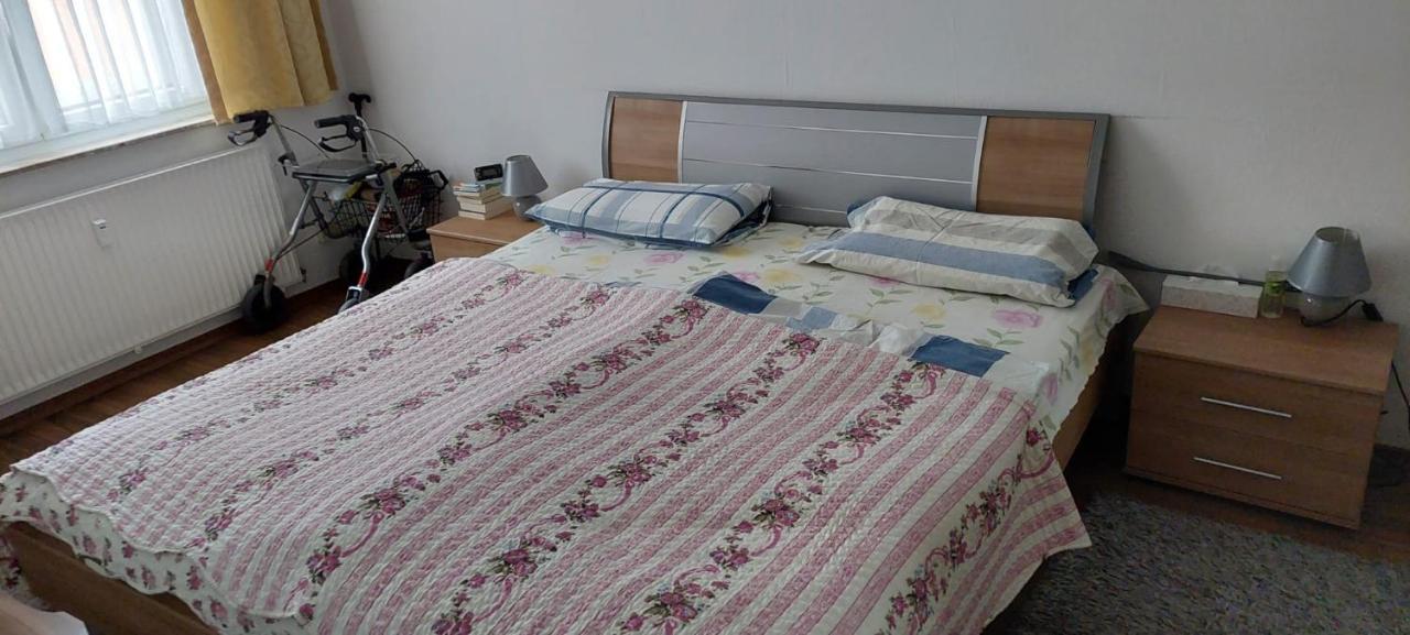 Private Apartment *